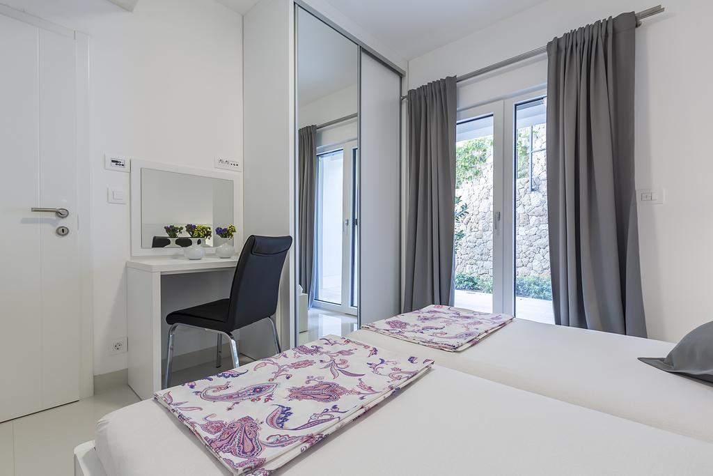 Villa Sky Mimice Kültér fotó